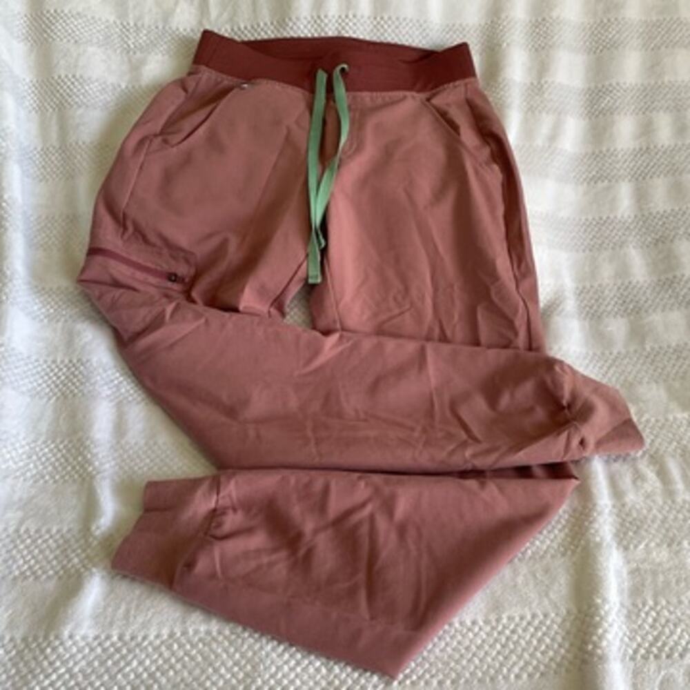 Figs Women's Dusty Rose Jogger Pants with Mint Drawstring